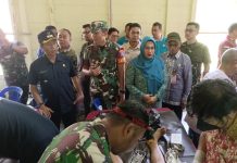 Pj Bupati Barut Ikuti Bakti Sosial Pengobatan Sunatan Masal di Lokasi Bencana Banjir yang di Gelar Kodim 1013/Mtw