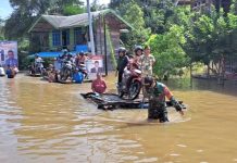 Babinsa Koramil 03/Teweh Tengah Terus Monitoring Banjir Pasca Hujan