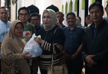 Pemkab Barut Serahkan Bantuan Banjir Secara Simbolis Di Kecamatan Teweh Baru