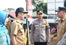 Pj Bupati Barut Tinjau Distribusi Bantuan Banjir di Desa Bintang Ninggi I dan Kecamatan Montallat Banjir