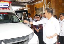 Pemkab Barut Terima Bantuan Satu Unit Ambulance Dari PT. Bank Syariah Indonesia Tbk
