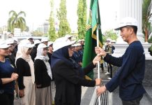 Pj. Bupati Barito Utara Melepas Kontingen Festival Isen Mulang Barito Utara Pj. Bupati Lepas Kontingen Festival Isen Mulang Barito Utara