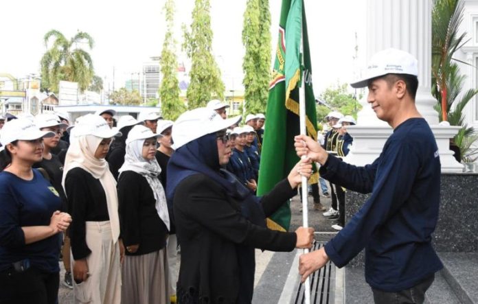 WhatsApp Image 2024-05-12 at 21.46.46 Pj. Bupati Lepas Kontingen Festival Isen Mulang Barito Utara