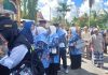 143 Calon Jamaah Haji Barito Utara Berangkat ke Tanah Suci Mekkah Diantarkan Ribuan Warga Ribuan Warga Lepas Keberangkatan 143 JCH Barito Utara ke Tanah Suci Mekah