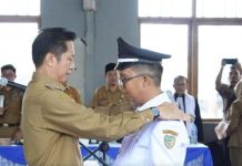 Persiapkan Pilkades, Pj Bupati Barut Lantik Penjabat Kades Muara Wakat