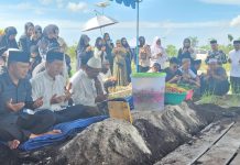 Ayahanda Pj Bupati Barut Tutup Usia, Ratusan Warga Iringi Pemakaman Mendiang Sapran bin Busran di Palangka Raya