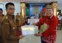 Pemkab Mura Lepas 2 PNS Purnatugas