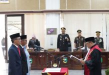 Resmi! Dipimpin Ketua PN Muara Teweh, Tiga Pimpinan DPRD Barut Ucapkan Sumpah Jabatan