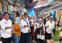 Shalahuddin-Felix Kunjungi Pasar Pendopo, Pedagang Keluhkan Masalah