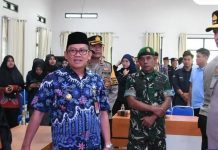 Pj. Bupati Barito Utara dan Kapolda Kalteng memantau rapat pleno PSU di beberapa kecamatan