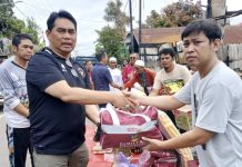 Bupati Barito Utara Shalahuddin Salurkan Bantuan Uang untuk Korban Kebakaran di Muara Teweh