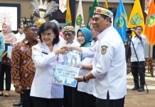 Bupati Shalahuddin Borong Tiga Penghargaan di Rakorda Bangga Kencana Kalteng