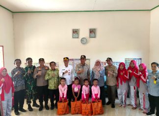 Bupati Shalahuddin Salurkan Bantuan SIP PINTAR ke TK Permata Bunda Mampuak II