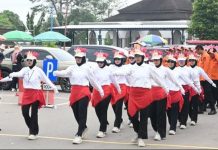Anggota DPRD Barut Apresiasi Semangat Kebersamaan dalam Lomba Gerak Jalan Antarinstansi