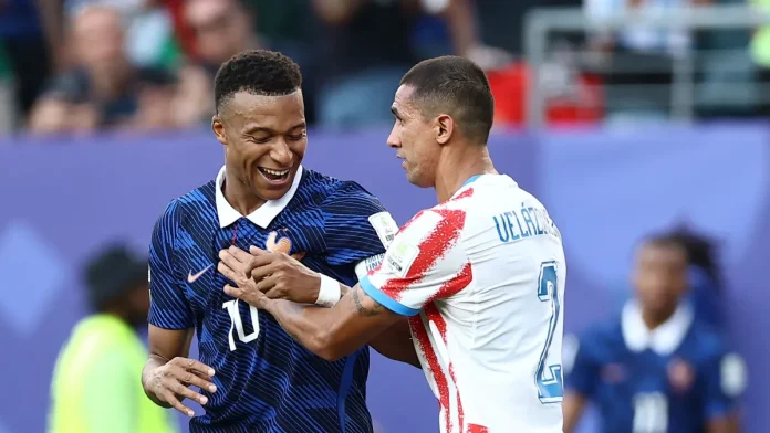 mbappe-vs-paraguay-prancis-geram-wasit-disorot-2435fa50-b475-47e0-bb9a-d5f81495125e