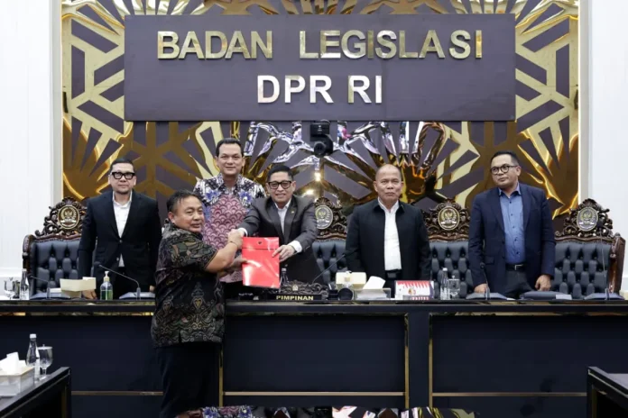 ruu-satu-data-indonesia-disepakati-jadi-usul-inisatif-dpr-ri-perkuat-fondasi-perencanaan-pembangunan-labnXsPQ4k