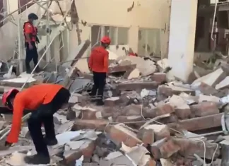 Gempa M7,7 Guncang Flores, Warga Berhamburan dan Mengungsi