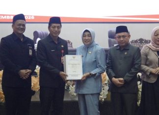 Pemkab Barut Serahkan Pengantar Raperda Perubahan APBD 2026 ke DPRD