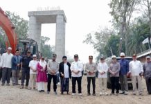 Tinjau Jembatan Sikan-Tumpung Laung, Shalahuddin Tekankan Mutu Pekerjaan
