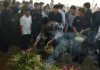 Bupati Heriyus Hadiri Prosesi Pemakaman H. Nadalsyah di Muara Teweh
